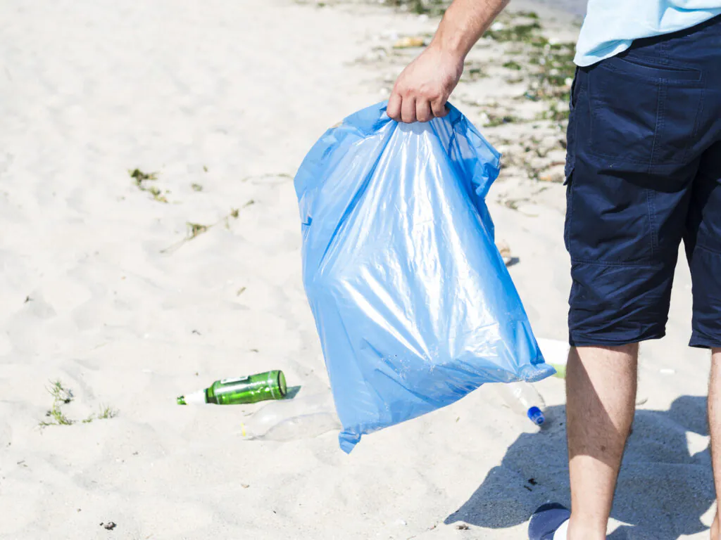 Open call: join the European Researchers’ Night beach clean-up in El Campello